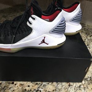 **Air Jordan XXXII Low BG - Youth Size 5**